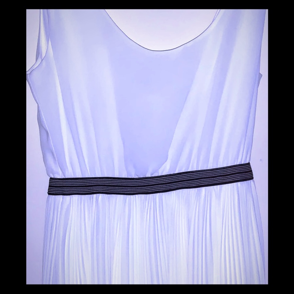 NWOT GUESS WHITE MAXI DRESS